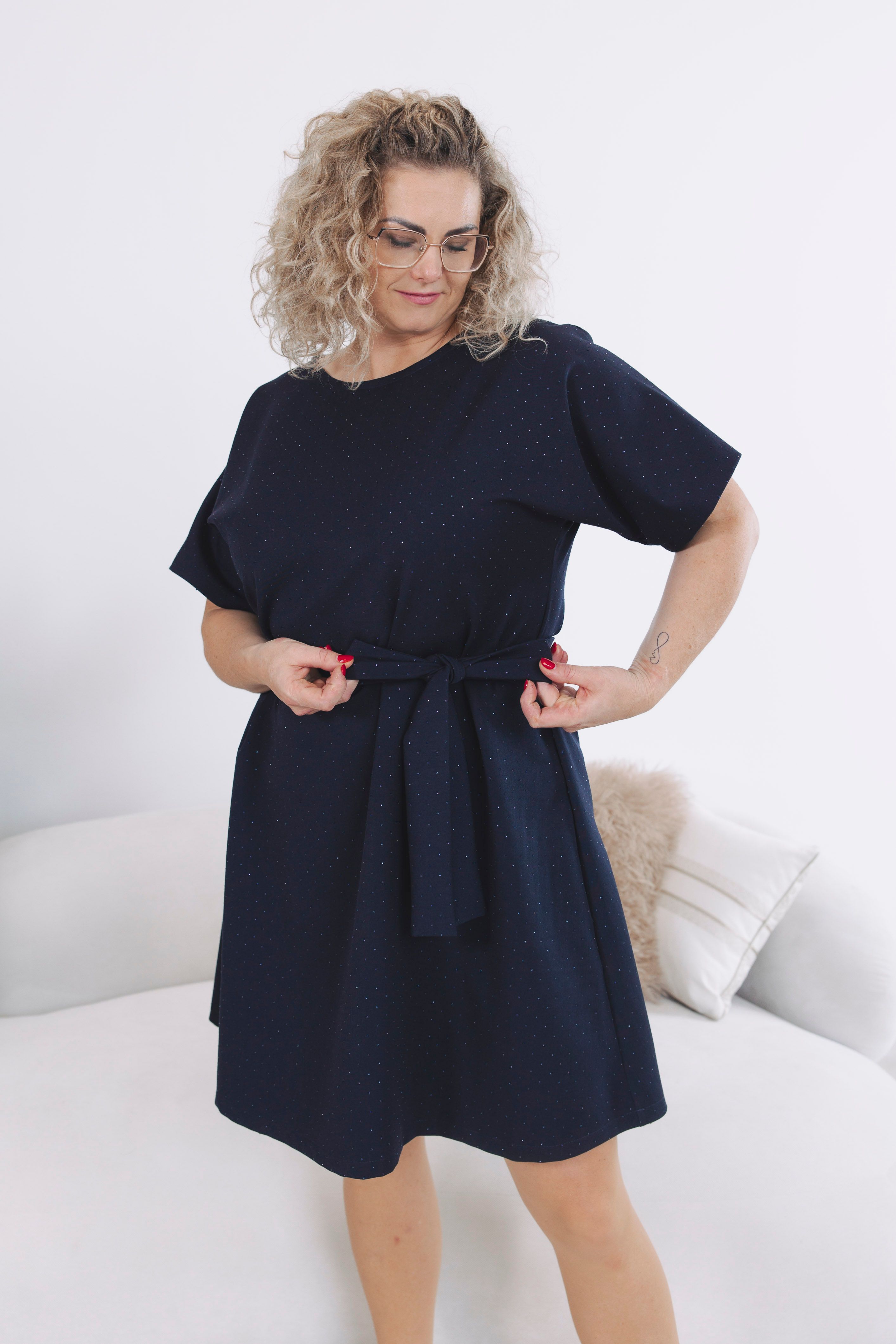 Šaty Sia Navy Shine Plus