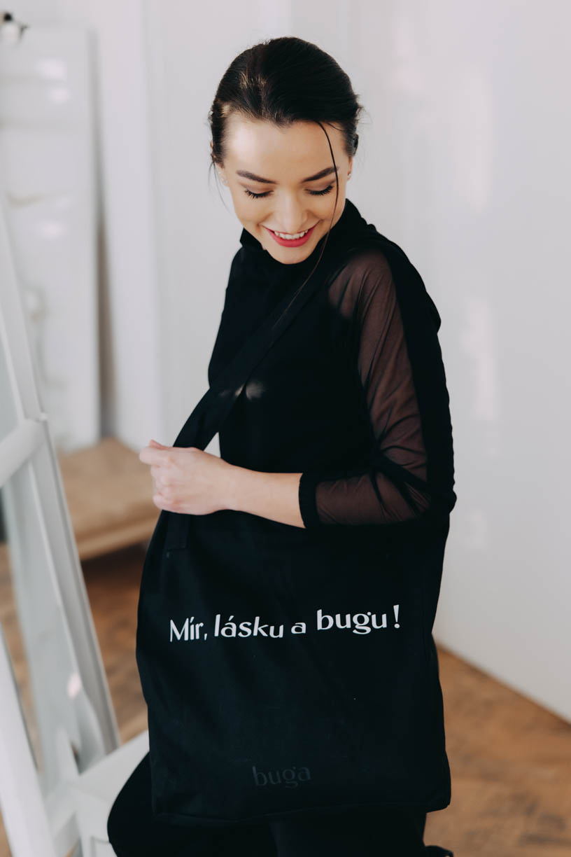 Taška Mír, Lásku A Bugu