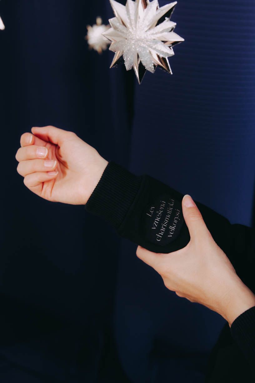 Mikina Asata Black Lev