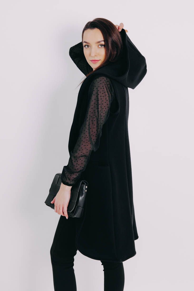 Kačka má na sobě při své výšce 170 cm velikost XS.