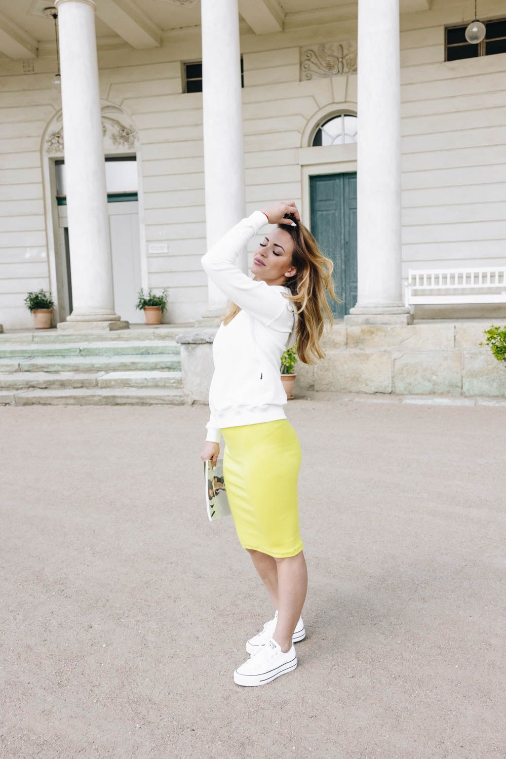 Markét má na sobě při své výšce 173 cm velikost S.