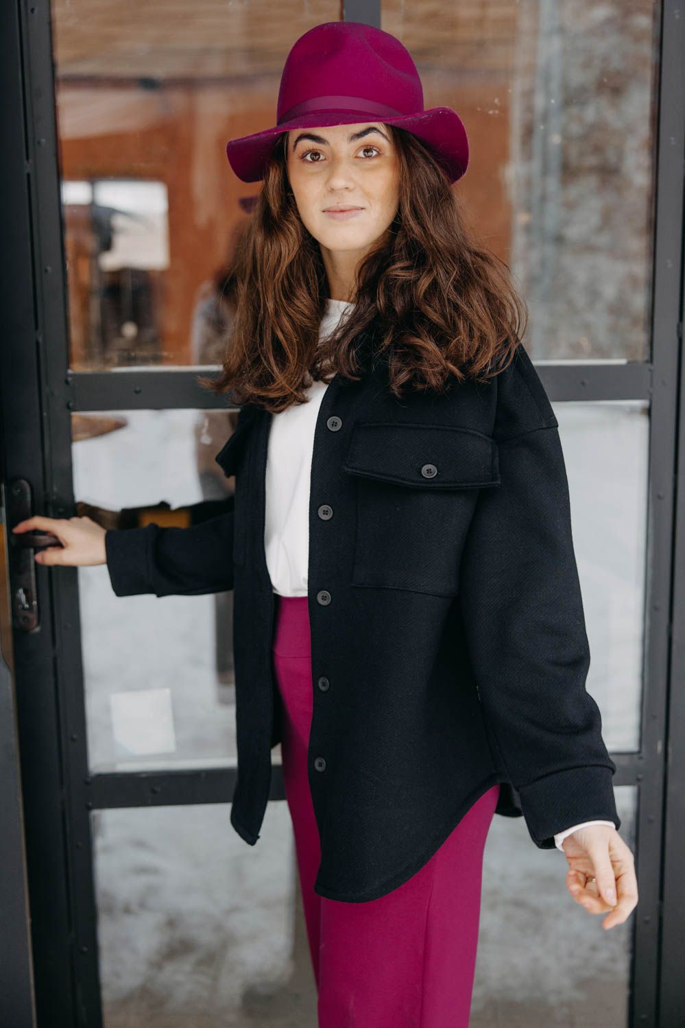 Káťa má na sobě při své výšce 170 cm velikost S.