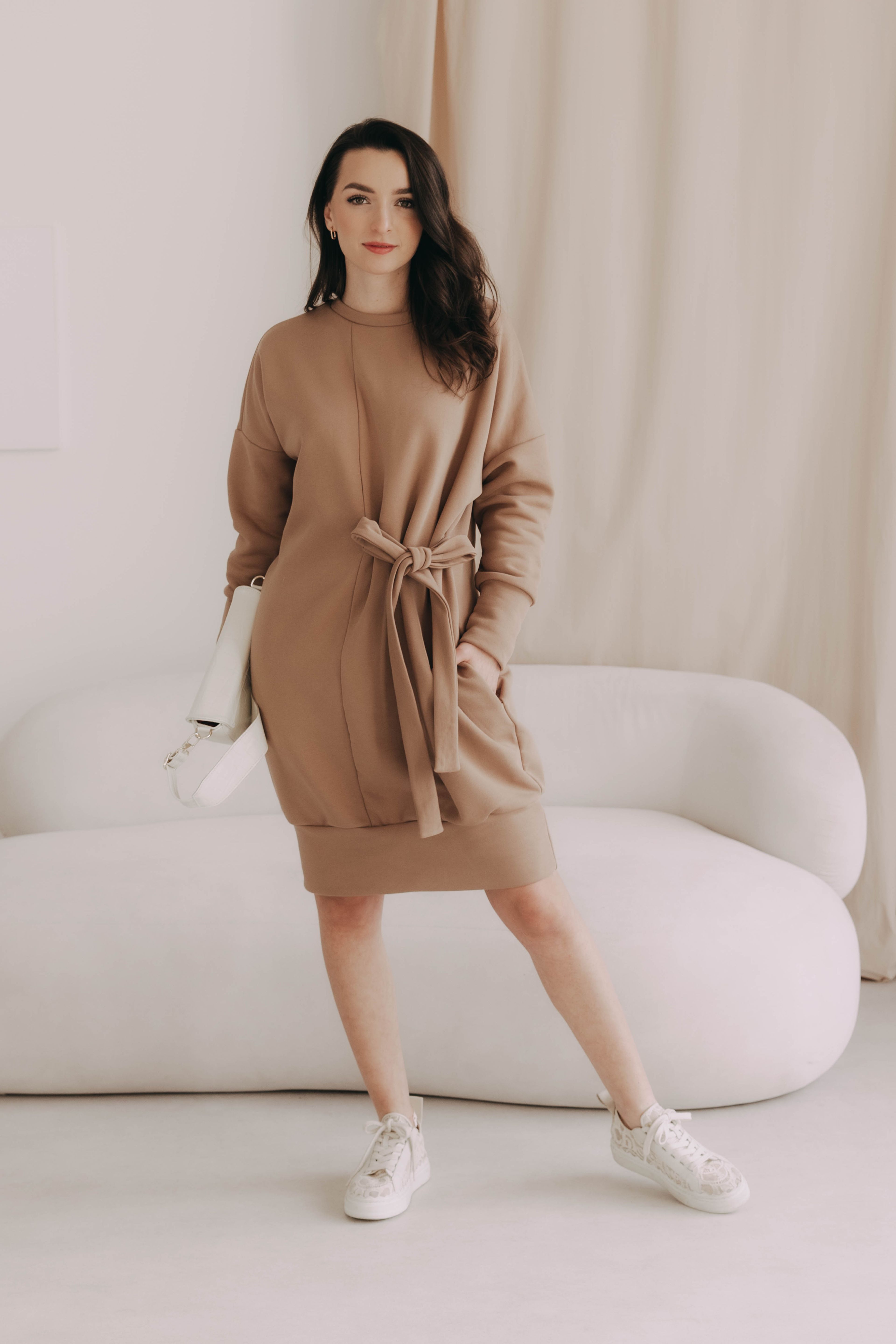 Mikinové Šaty Enam Taupe