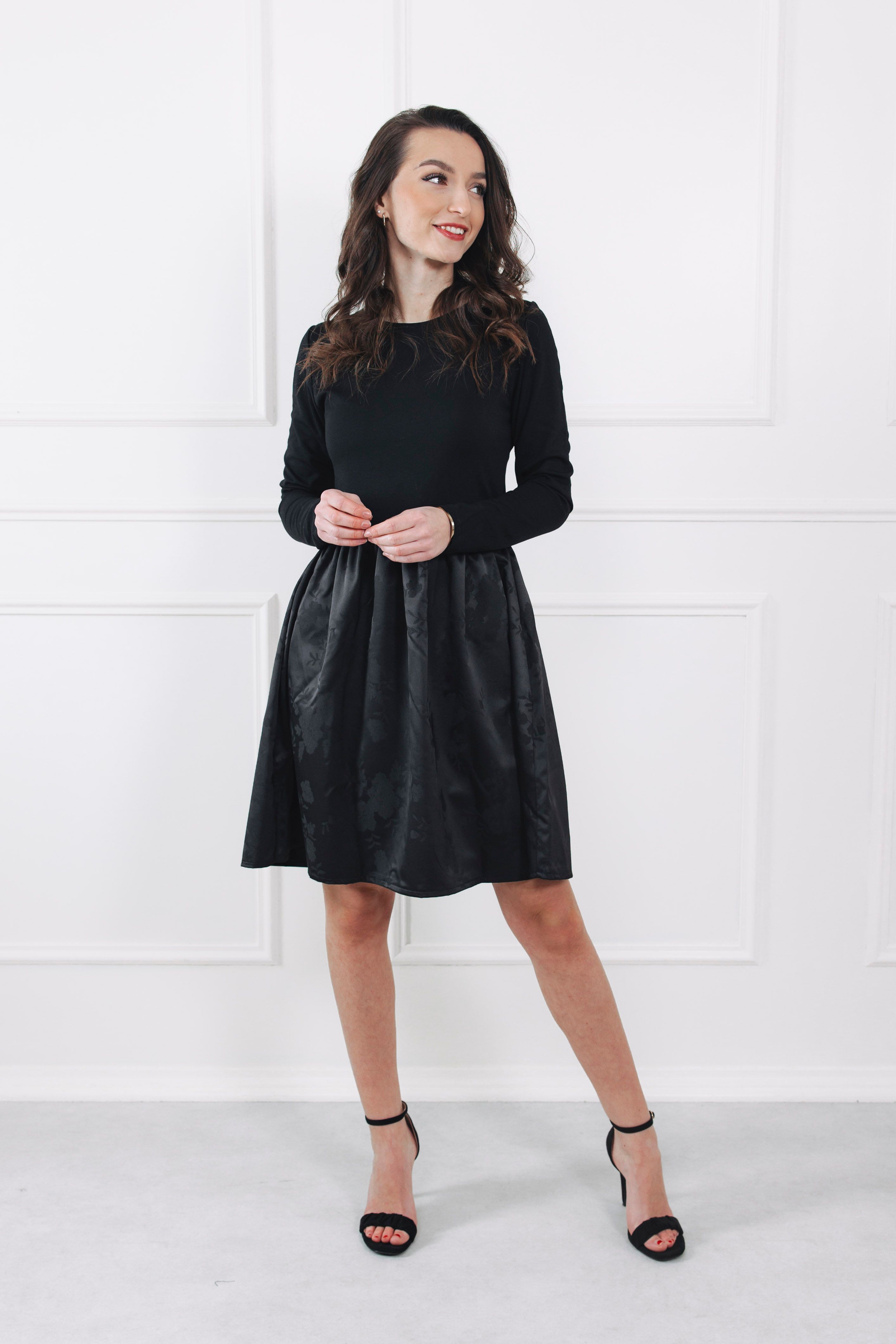 Šaty Yusa Black Flowers