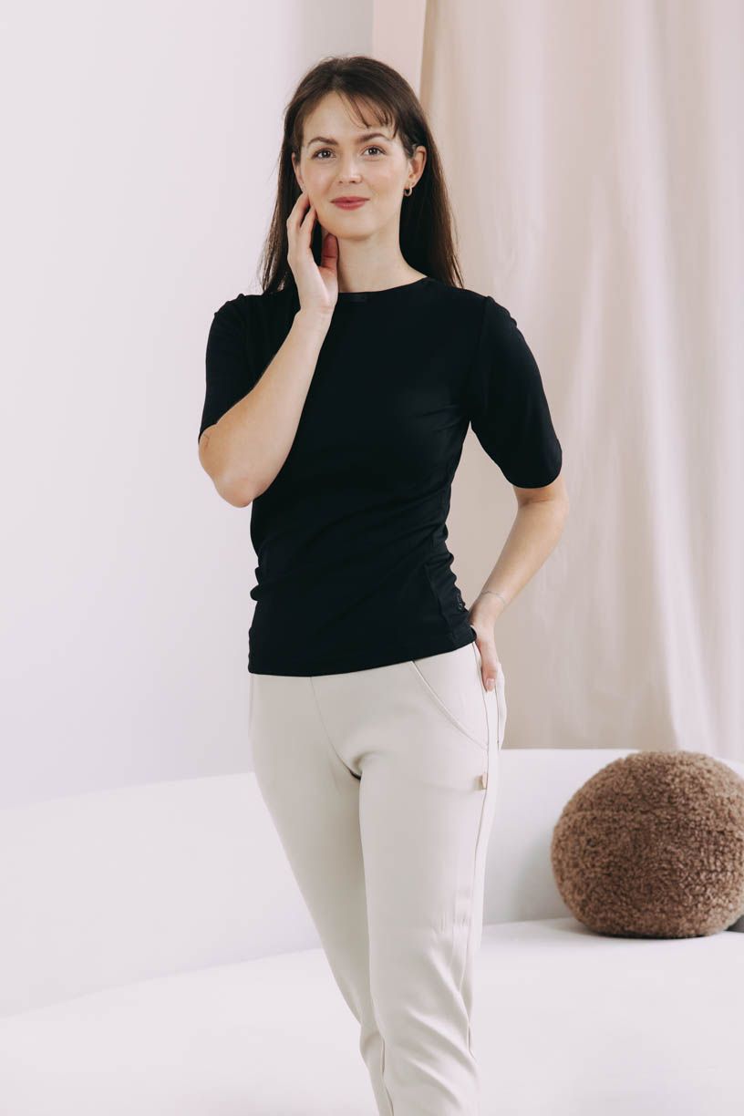 Káťa má na sobě při své výšce 170 cm velikost XS.